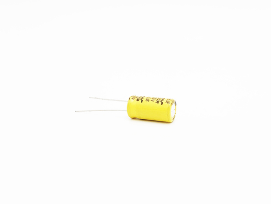LED 라이트를 위한 ISO9001 로에스 고주파 축전기 5.6UF400V