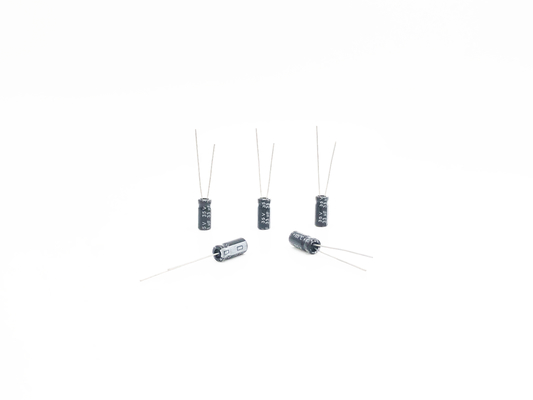 33UF35V 소형캐패시터 5x11mm 방사상리드선은 2000 시간을 타이핑합니다