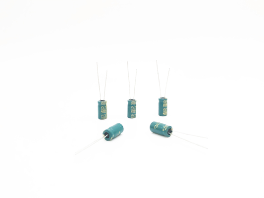 LED 라이트를 위한 8x12MM 4.7UF250V 낮은 ESR 전해 커패시터