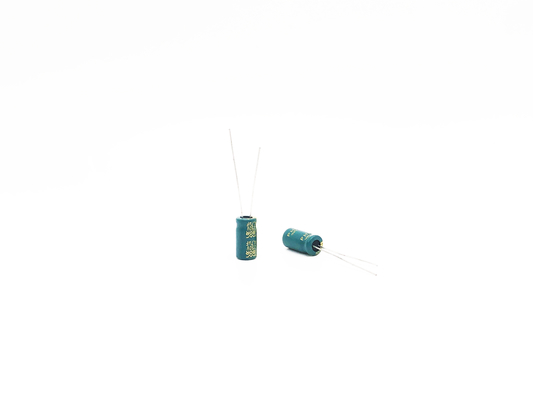LED 라이트를 위한 8x12MM 4.7UF250V 낮은 ESR 전해 커패시터