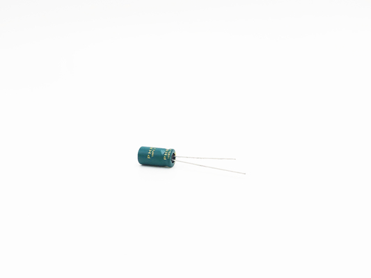 LED 라이트를 위한 8x12MM 4.7UF250V 낮은 ESR 전해 커패시터