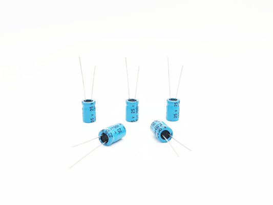 극성 역전 현상 회로를 위한 220uF25V 자동차 Amp 축전기 8x12mm