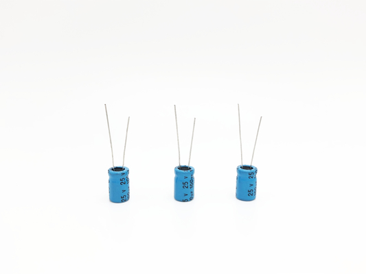 극성 역전 현상 회로를 위한 220uF25V 자동차 Amp 축전기 8x12mm