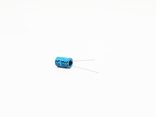 극성 역전 현상 회로를 위한 220uF25V 자동차 Amp 축전기 8x12mm